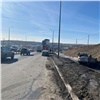 На красноярском Северном шоссе произошло тройное ДТП с грузовиком