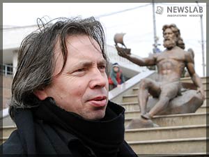  Sculptor Konstantin Zinich, the project author 