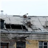 В Красноярске обрушилась крыша дома, погибла женщина (фото)
