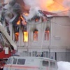 На правом берегу Красноярска произошел пожар на складах
