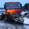 Под Красноярском грузовик раздавил «Волгу», есть жертвы (видео)