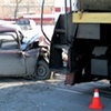 ВАЗ заехал под тепловоз на правобережье Красноярска, пострадал водитель
