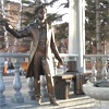 Вандалы пытались уронить памятник Пушкину в центре Красноярска