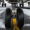 Причиной вынужденной посадки летевшего в Сочи красноярского самолета назвали износ колеса