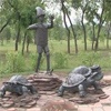 В Абакане поймали вандала, оторвавшего руку скульптуре Буратино