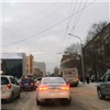 Красноярск встал в многокилометровых пробках из-за снега и гололедицы