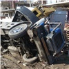 На Авиаторов в Красноярске автокран упал на трансформаторную будку