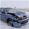 В Хакасии отвлекшийся на ДТП водитель врезался в попутную машину