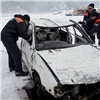Красноярские спасатели тренировались поднимать машину из-подо льда (видео)