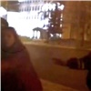На 8 Марта пьяная автоледи в Красноярске устроила истерику и пыталась драться (видео)