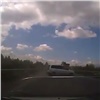 Водитель в Красноярске решил «проучить» другого автомобилиста и попал в ДТП (видео)