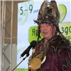 Камланием шамана в Красноярске открылась Ярмарка здоровья