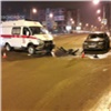 На улице Шахтеров в Красноярске Honda въехала в скорую помощь (видео)