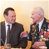 Глава Красноярска поздравил с 95-летним юбилеем ветерана войны