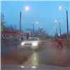 Пролетевшего между пешеходами на Тельмана автохама наказывали 66 раз (видео)