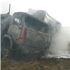 На трассе под Красноярском после ДТП вспыхнула грузовая Scania (видео)