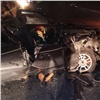 Под Ачинском иномарка разбилась о стоящий КАМАЗ — водитель погиб