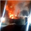 «Думали, фейерверк грохочет так долго»: на правобережье Красноярска сгорел склад с аккумуляторами (видео)