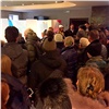 «Занимали с 8 утра»: красноярцы опять выстроились в огромные очереди за билетами на Универсиаду