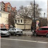 «Во всем виноват снег с дождем»: три авто устроили ДТП в центре Красноярска и перекрыли две полосы