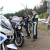 Под Красноярском полицейские поймали 12-летнего подростка за рулем квадроцикла. Оштрафуют отца (видео)