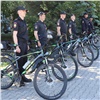 Красноярские полицейские на велосипедах меняют дислокацию: проследят за горожанами в популярном парке