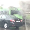 В Красноярске на ходу загорелся автобус с пассажирами (видео)