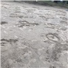 На пляже в Красноярске слепили из песка 50 лиц наркоманов