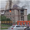 В Ленинском районе пылает общежитие. Жильцы спасаются от огня на балконах (видео)