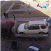 Парень с помощью эвакуатора украл кроссовер из красноярского двора: грозит до 6 лет колонии (видео)
