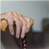Полиция Красноярска ищет молодую пару грабителей 80-летней пенсионерки