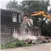 В Красноярске снесли последний аварийный дом вдоль Шахтеров