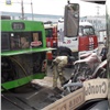 В Красноярске пьяный водитель RAV4 протаранил остановившийся на светофоре автобус