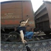 Красноярского блогера-зацепера оштрафовали на 200 рублей за опасное и экстремальное путешествие на грузовом поезде