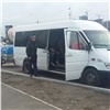 В Красноярске задержали автобус с таджиками: водитель без прав, колеса без гаек, двигатель неисправен (видео)