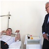Губернатор Красноярского края Александр Усс навестил в больнице пострадавших при прорыве дамбы в Курагинском районе