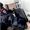Красноярские полицейские задержали троих преступников из федерального розыска