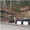 На трассе в Дивногорск грузовик с неисправными тормозами опрокинулся на Porsche Cayenne (видео)