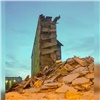 «Чуть дети не погибли»: в Норильске обрушился старый многоквартирный дом (видео)