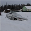На севере Красноярского края трое мужчин угнали машину у пожилого таксиста