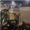 В Красноярске на мосту имени Федирко Opel в аварии потерял двигатель. Водитель и пассажирка — в больнице