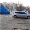 «Парковка с фонтаном»: красноярцев разозлили машины на популярной площади правобережья