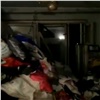 В Красноярске показали заваленную горами мусора квартиру (видео)