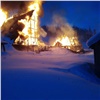 На «Ергаках» сгорели недостроенные дома на популярной базе отдыха (видео)
