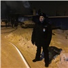 Красноярский полицейский спас босого мужчину от переохлаждения и пожара