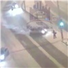 «Лучше бы проскочила»: красноярская автоледи не смогла затормозить перед светофором. Пострадал пешеход (видео)
