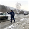 Из-за снегопада красноярских водителей попросили ездить медленнее 