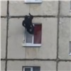 В Норильске наркополицейские взяли штурмом квартиру дилера и отправили хозяина на 10 лет в колонию (видео)