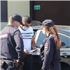 Полиция нашла на красноярском рынке нелегальных мигрантов и похищенный телефон (видео)