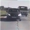 В Красноярском крае водитель выехал на встречку и попал на камеру учебного авто (видео)